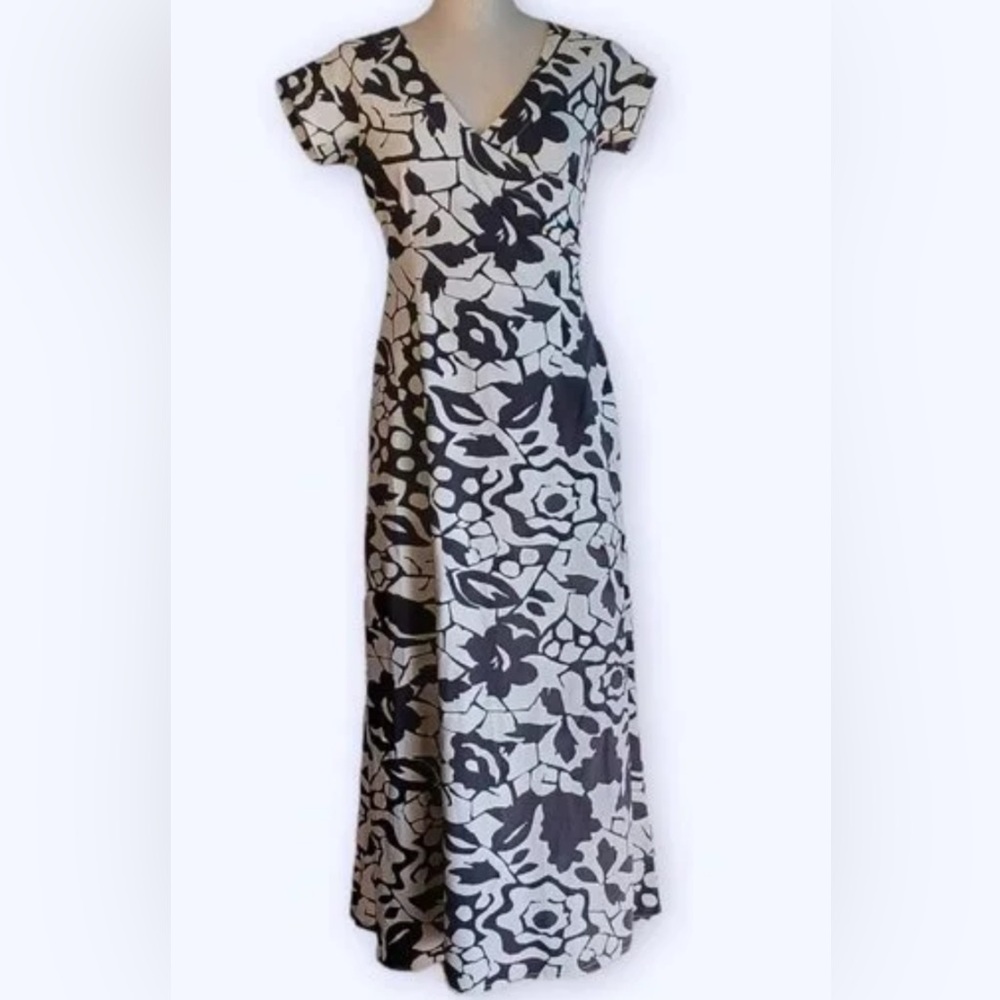 Floral V-Neck Maxi Dress in Black and White